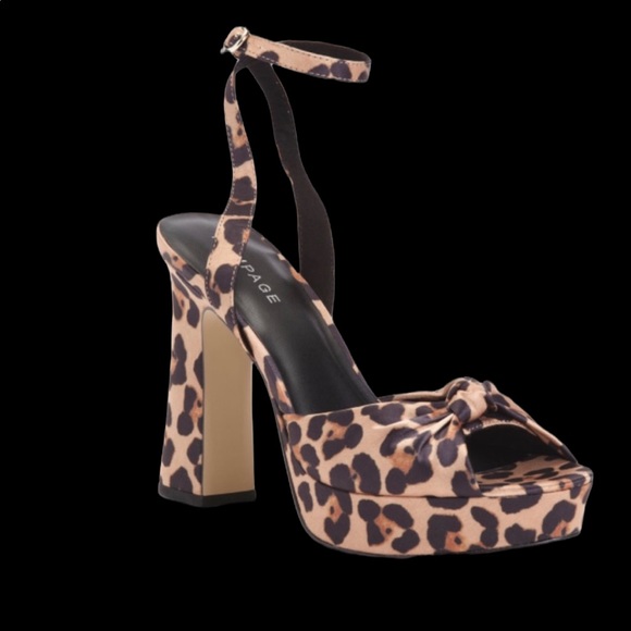 RAMPAGE Platform 4.5” Heels.NWT - Picture 3 of 3